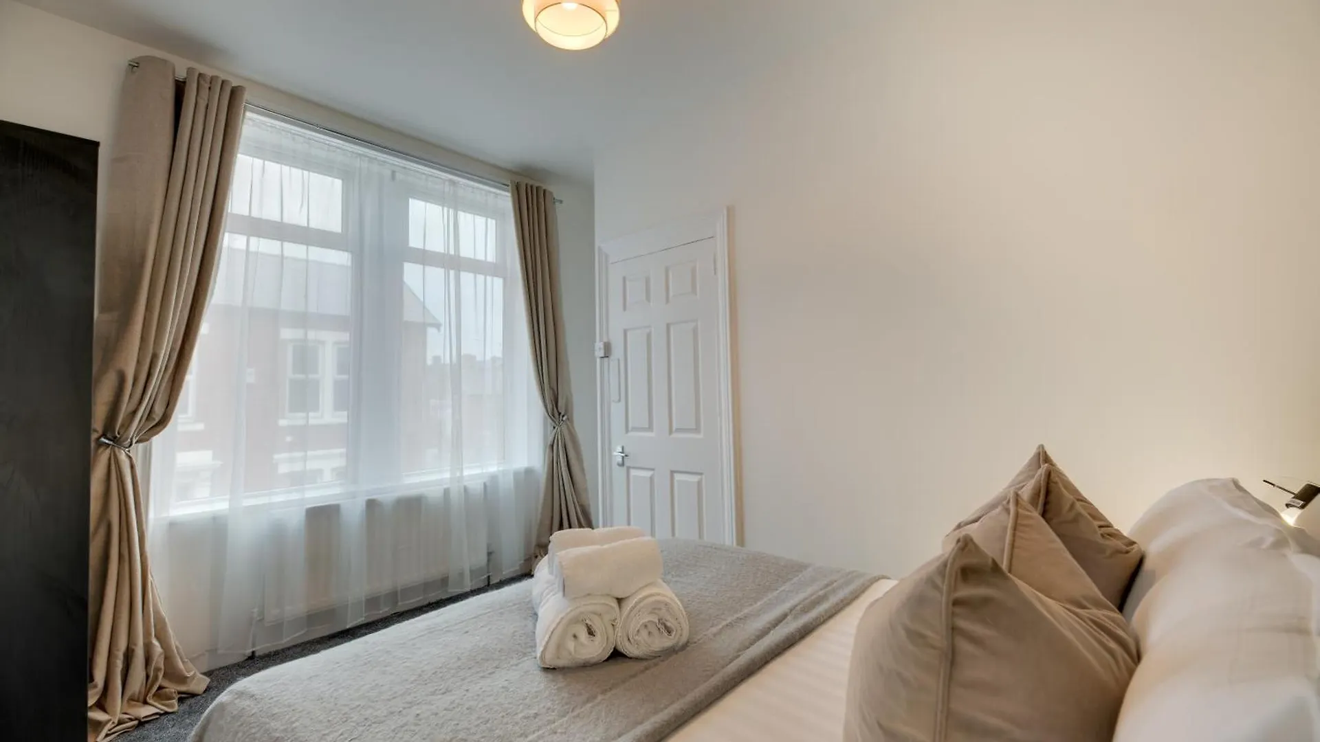Дом отдыха Mauve Modern 3-Bedroom Home In Newcastle